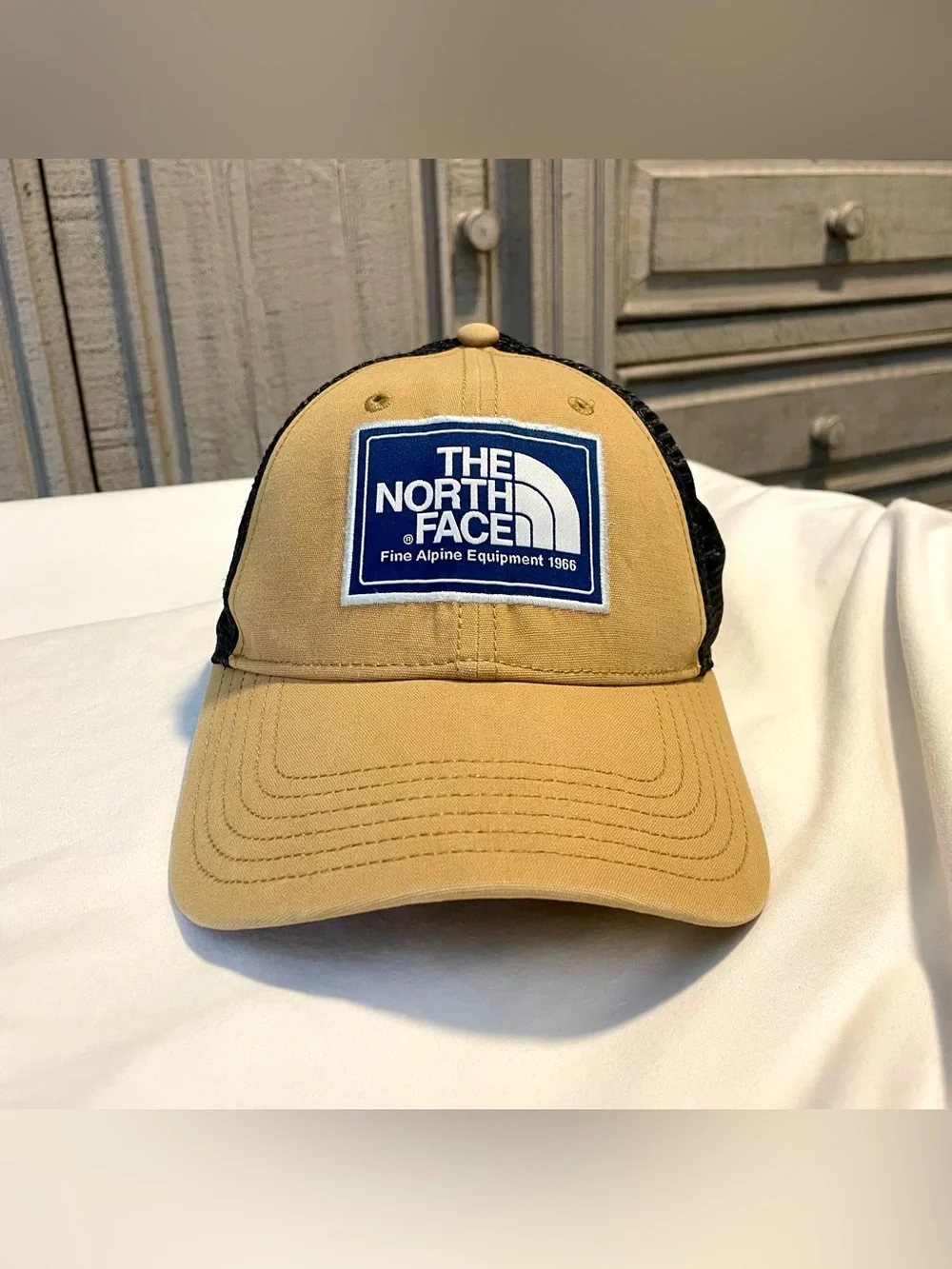 The North Face Truckers Hat - Unisex -Tan/Black -Adjustable- Clean Condition